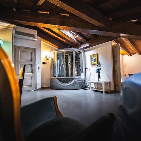 Hotel La Tavola Rotonda Cortemaggiore Ngoại thất bức ảnh