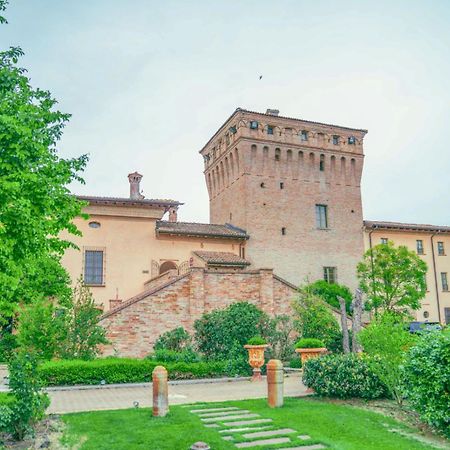 Hotel La Tavola Rotonda Cortemaggiore Ngoại thất bức ảnh