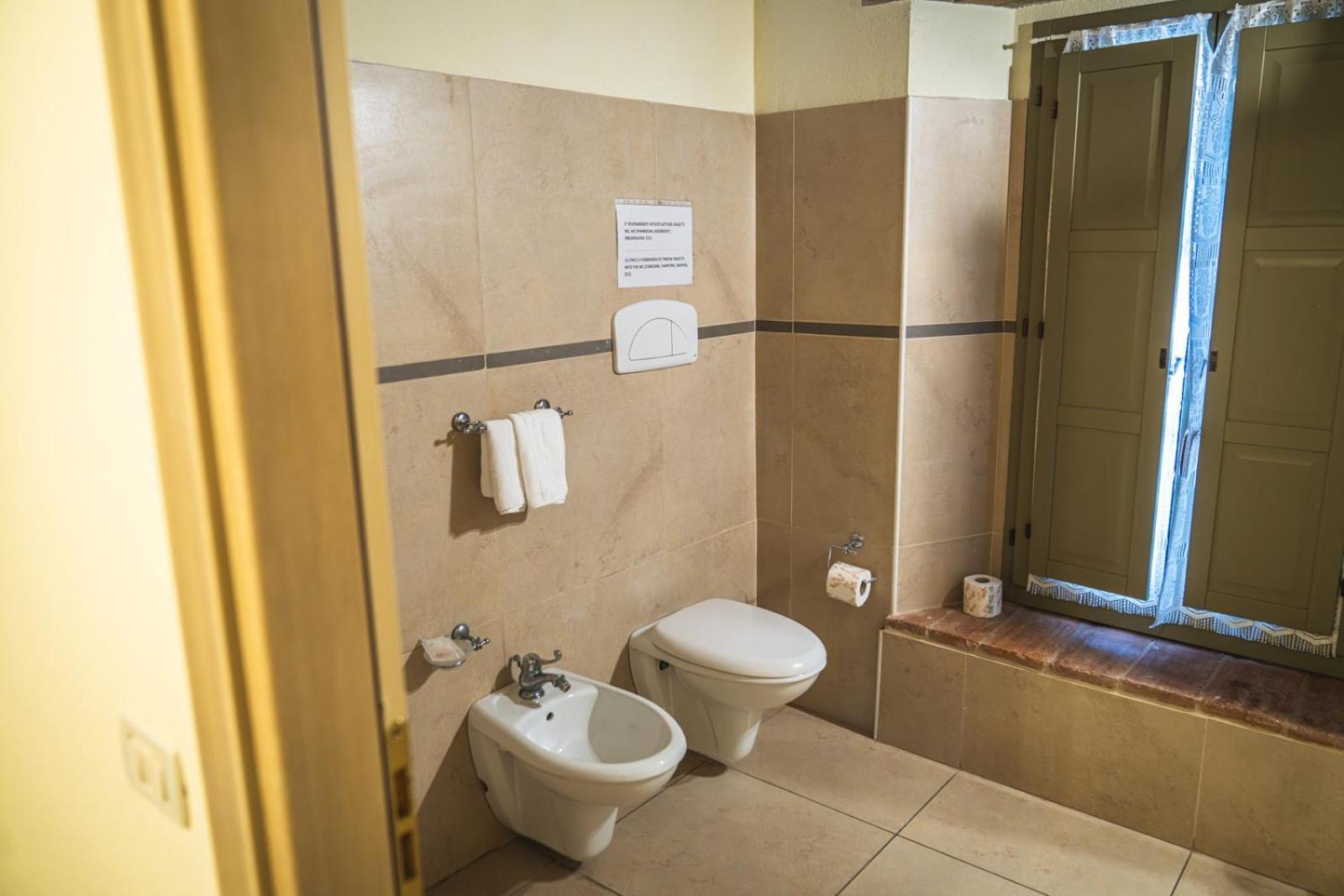 Hotel La Tavola Rotonda Cortemaggiore Phòng bức ảnh