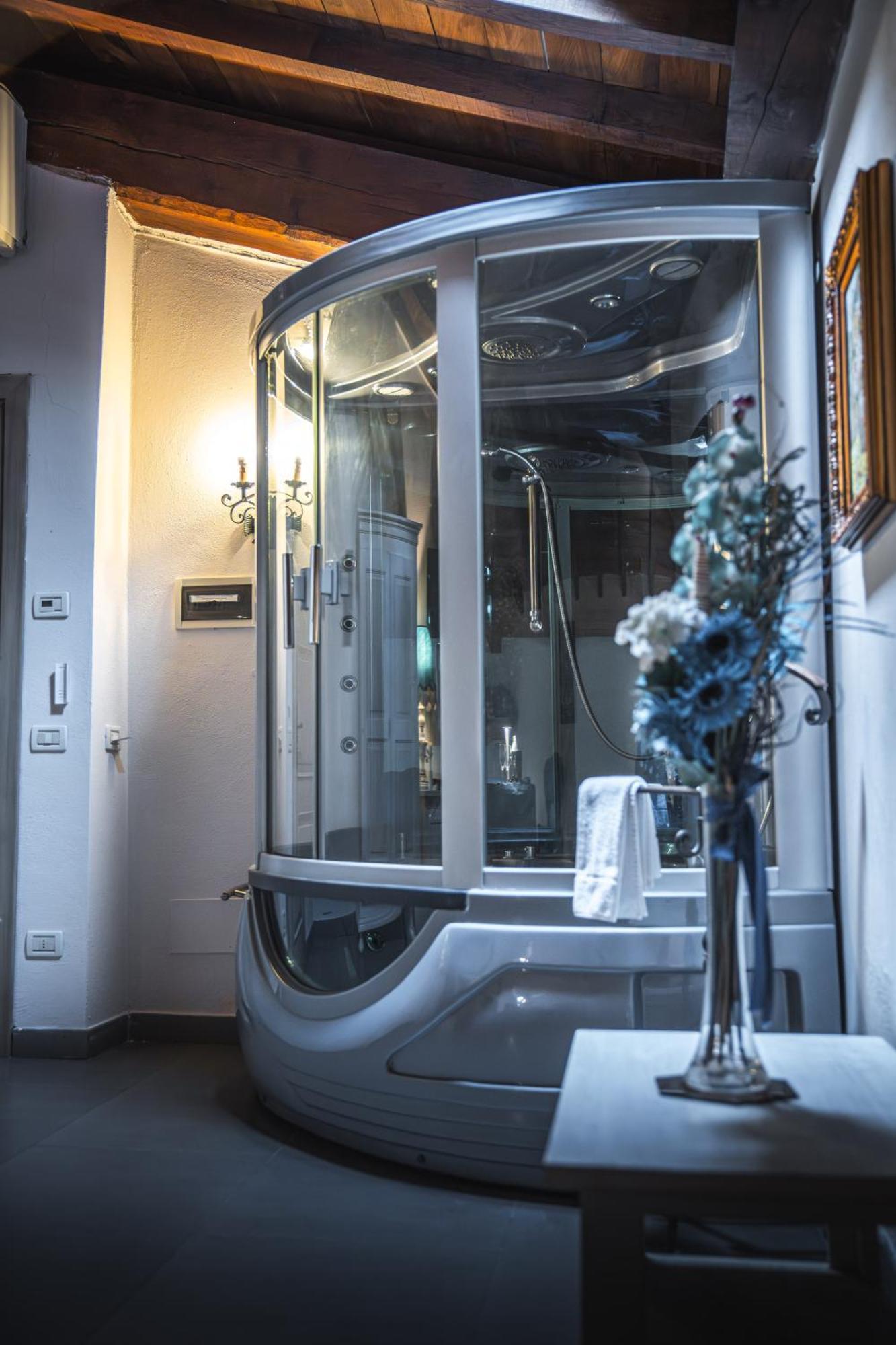 Hotel La Tavola Rotonda Cortemaggiore Ngoại thất bức ảnh
