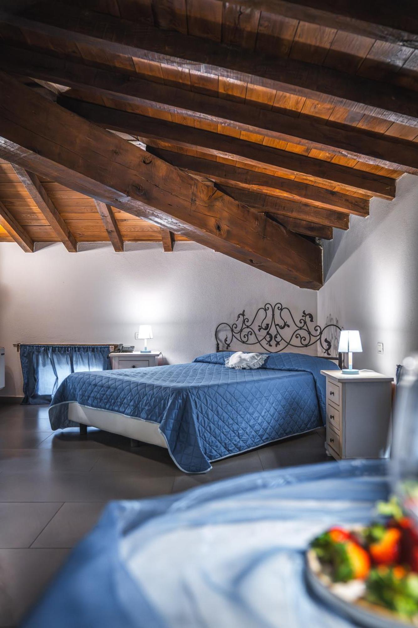 Hotel La Tavola Rotonda Cortemaggiore Phòng bức ảnh