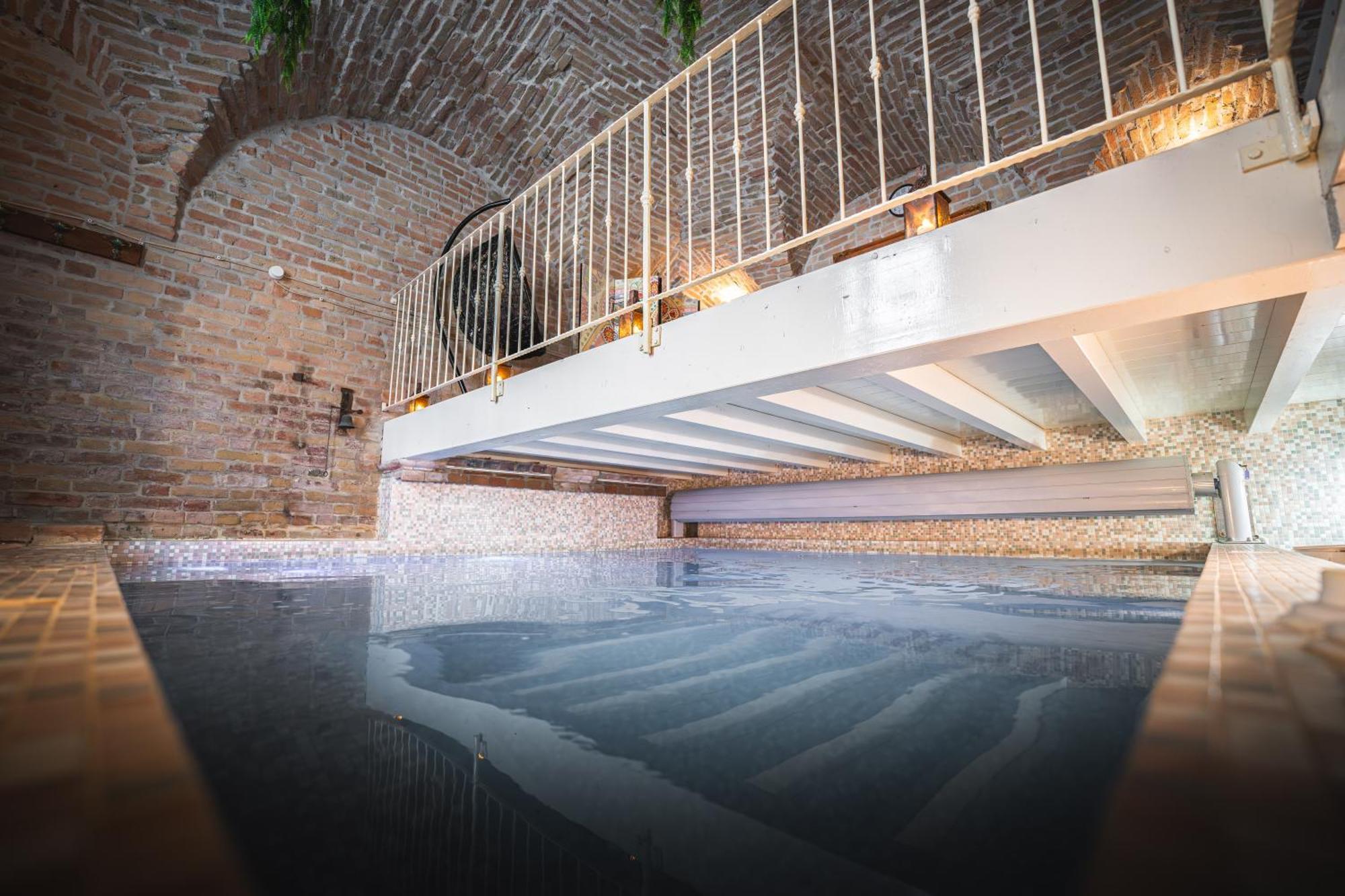 Hotel La Tavola Rotonda Cortemaggiore Ngoại thất bức ảnh
