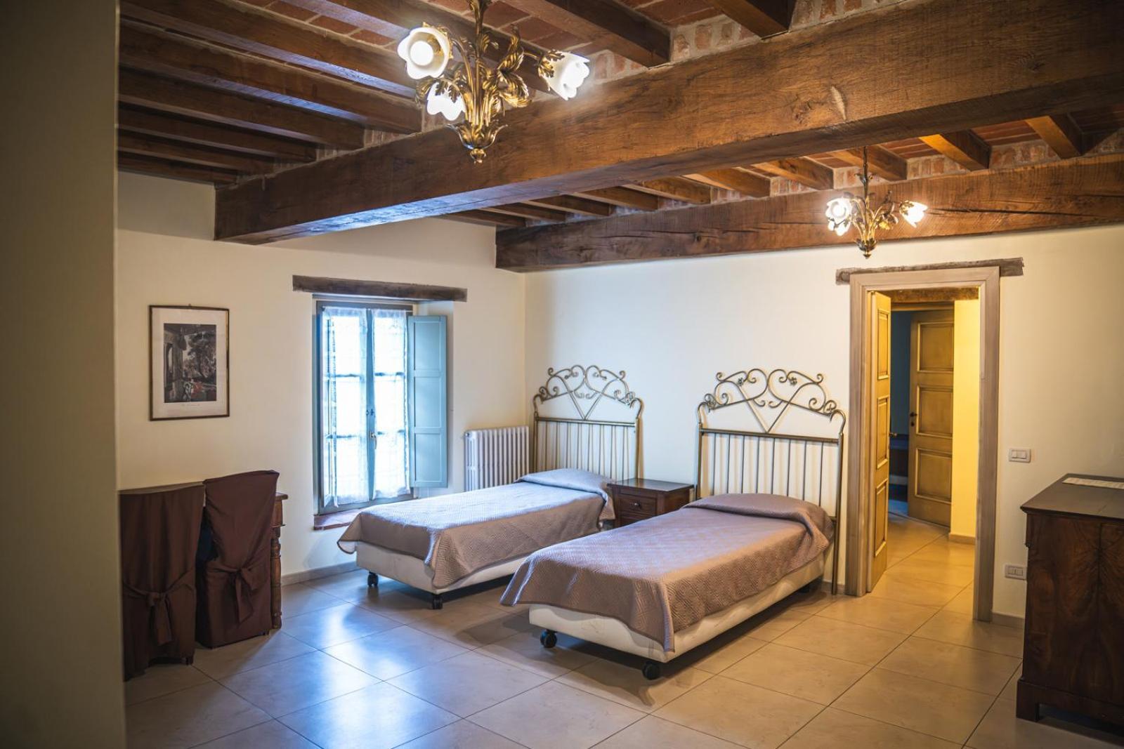 Hotel La Tavola Rotonda Cortemaggiore Phòng bức ảnh