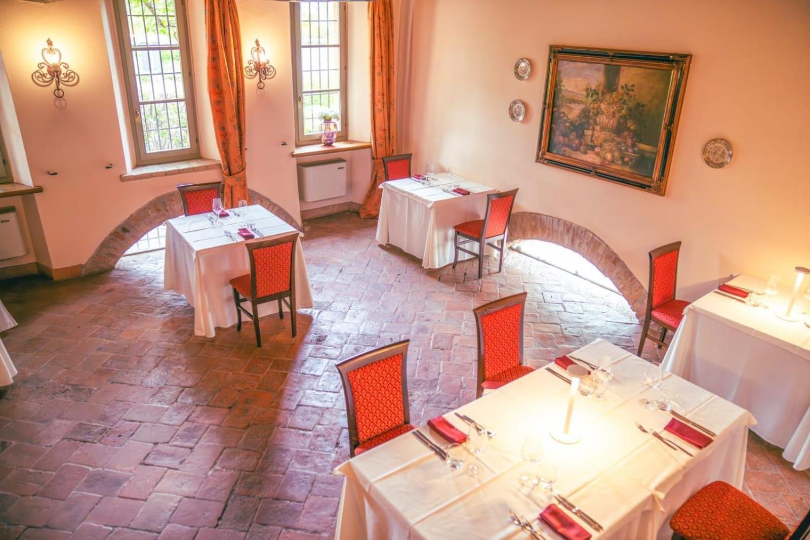 Hotel La Tavola Rotonda Cortemaggiore Ngoại thất bức ảnh