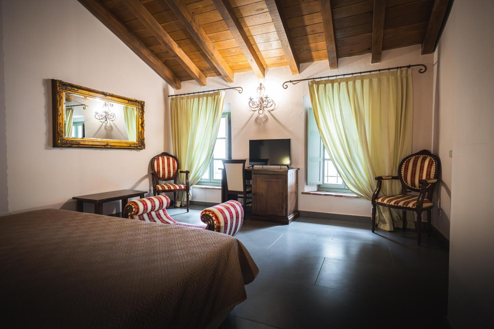 Hotel La Tavola Rotonda Cortemaggiore Ngoại thất bức ảnh