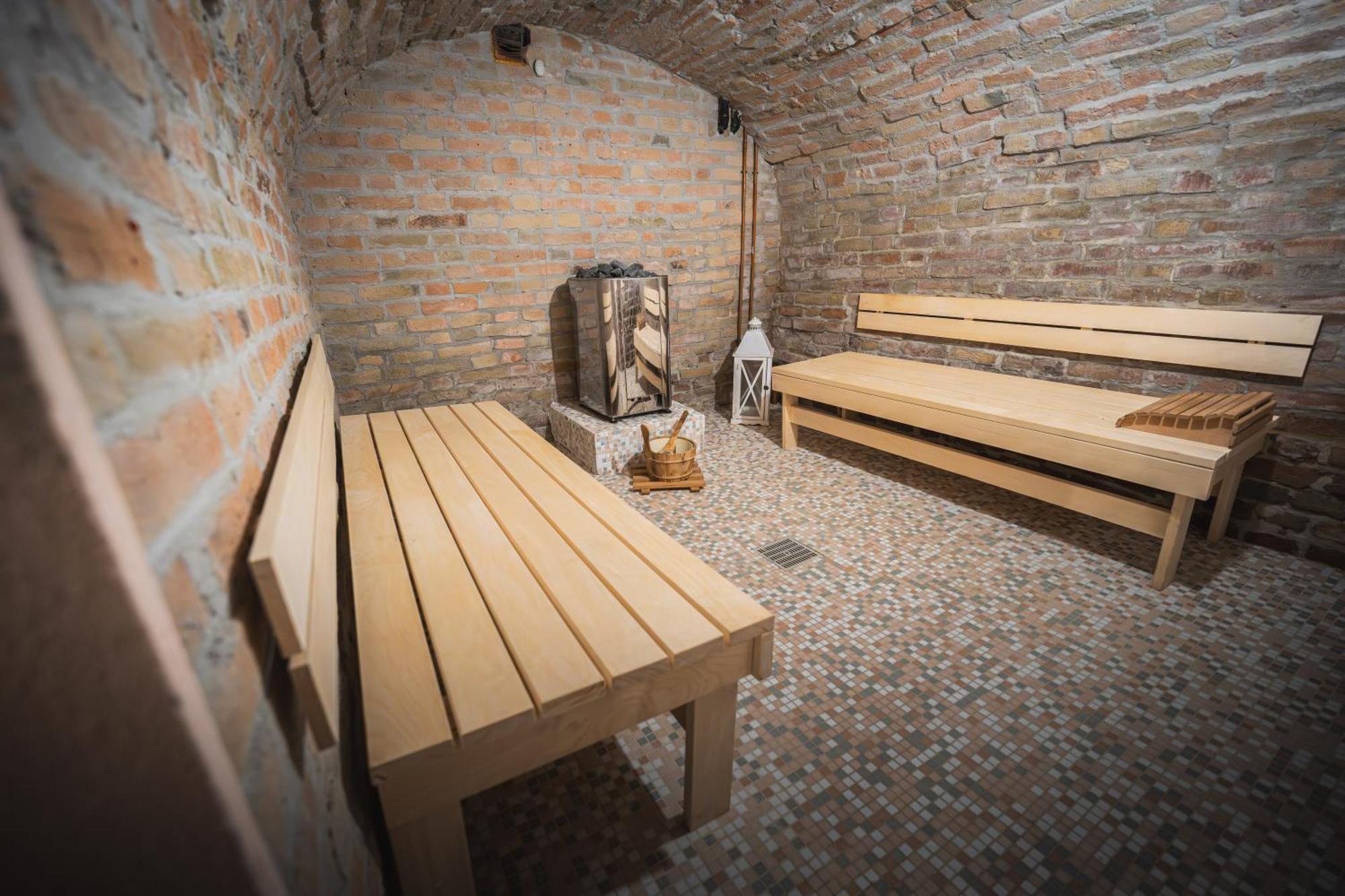 Hotel La Tavola Rotonda Cortemaggiore Ngoại thất bức ảnh